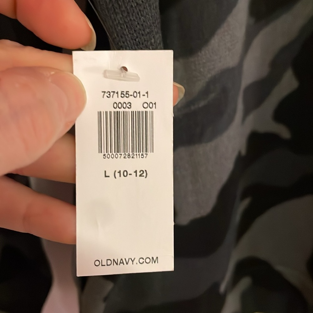 NWT camouflage pullover - Picture 3 of 4